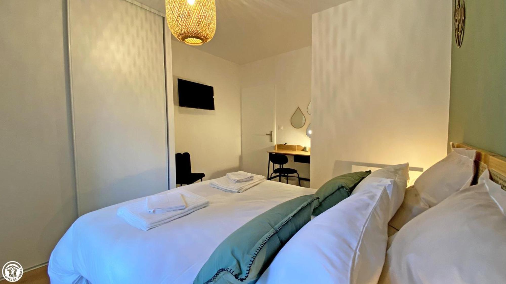 Breakislebed 3 Maisons Chu Limoges エクステリア 写真
